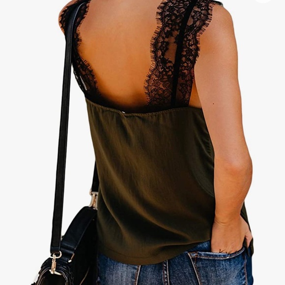 Super cute and soft lace cap sleeves tank top - Picture 12 of 16